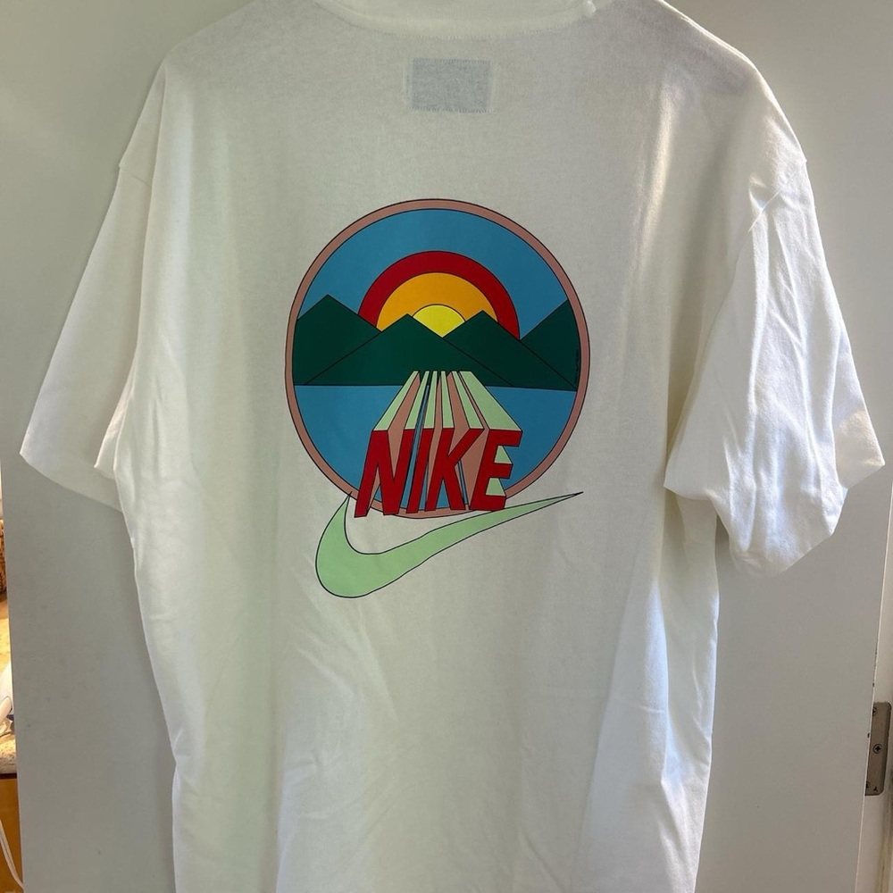 Nike Men's White T-Shirt - Picture 5 of 5